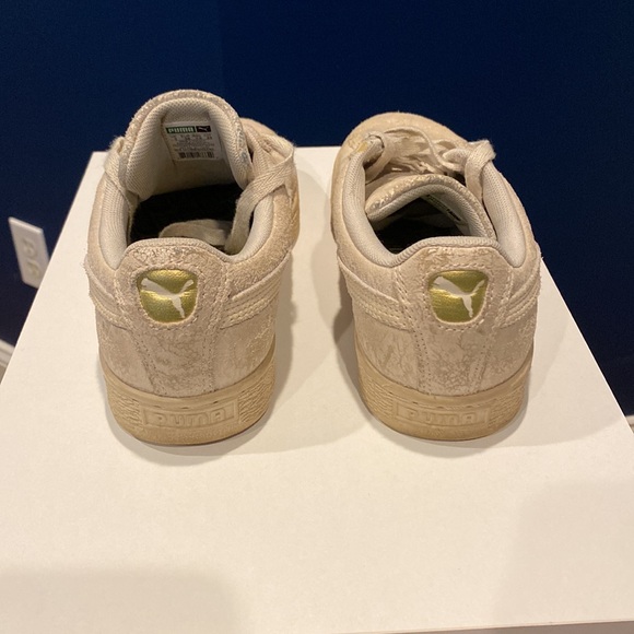 Puma sneakers 7.5 neutral with shine - Picture 3 of 6